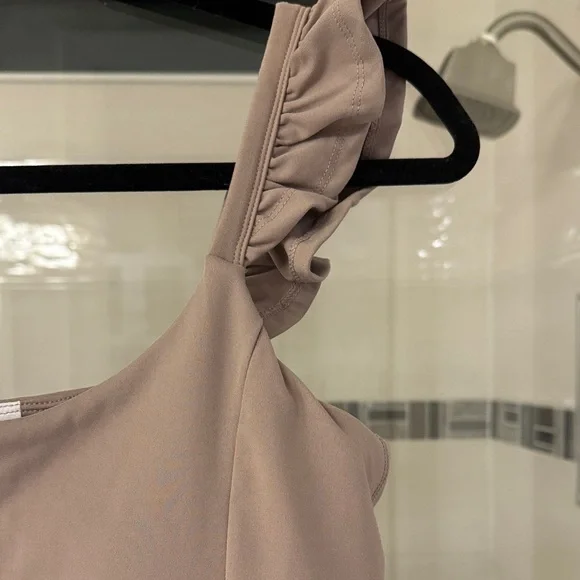 Yogalicious Lux Brand Sleeveless Taupe Dress with Built in Shorts Size Medium - Picture 4 of 6